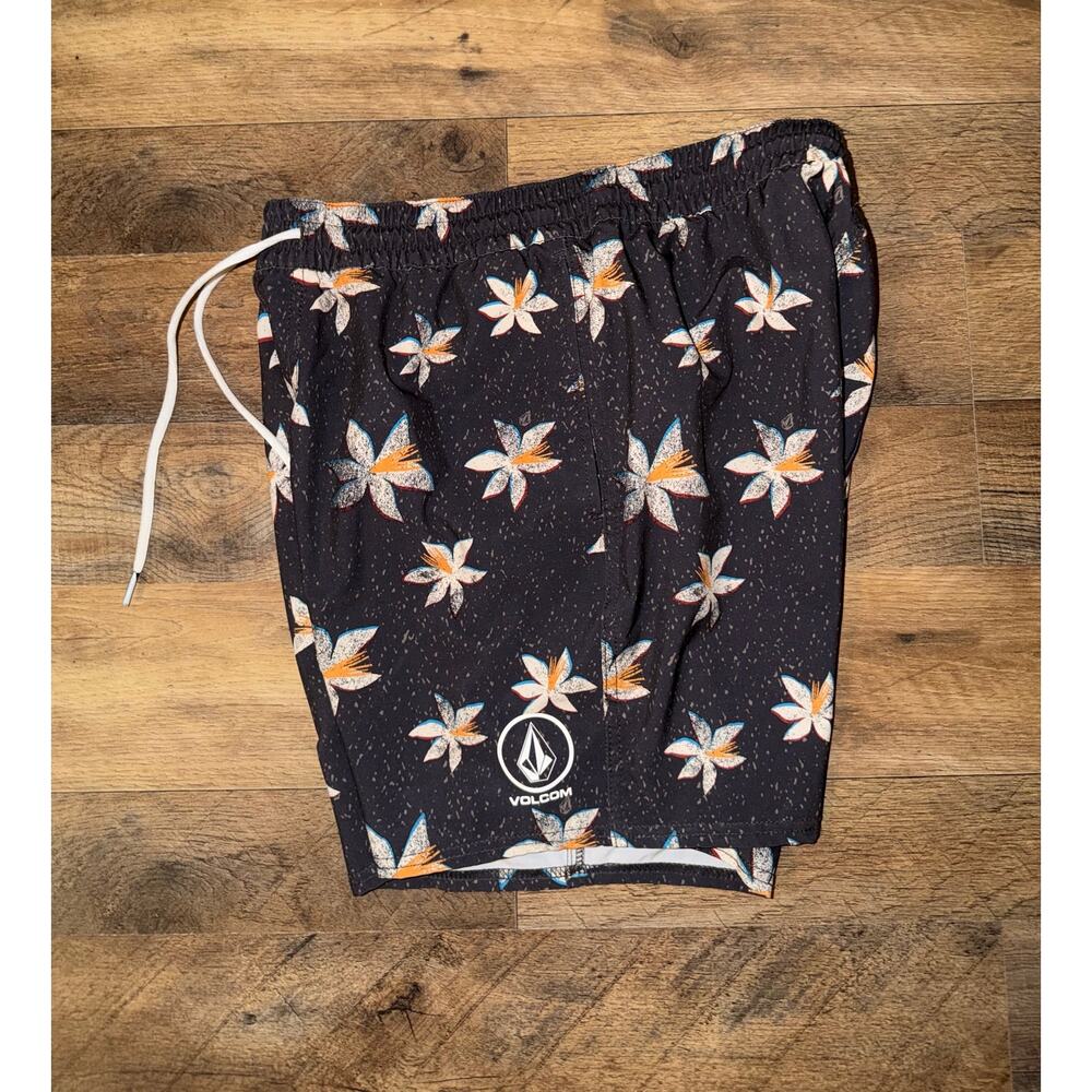Volcom men’s black floral stretch surf swim shorts - Picture 6 of 12